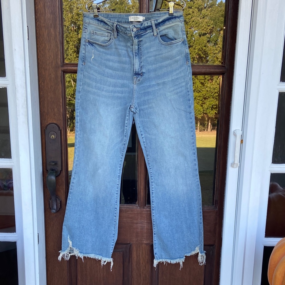HIDDEN Jeans. High‎ Rise Cropped Flare Raw Hem. Size 34